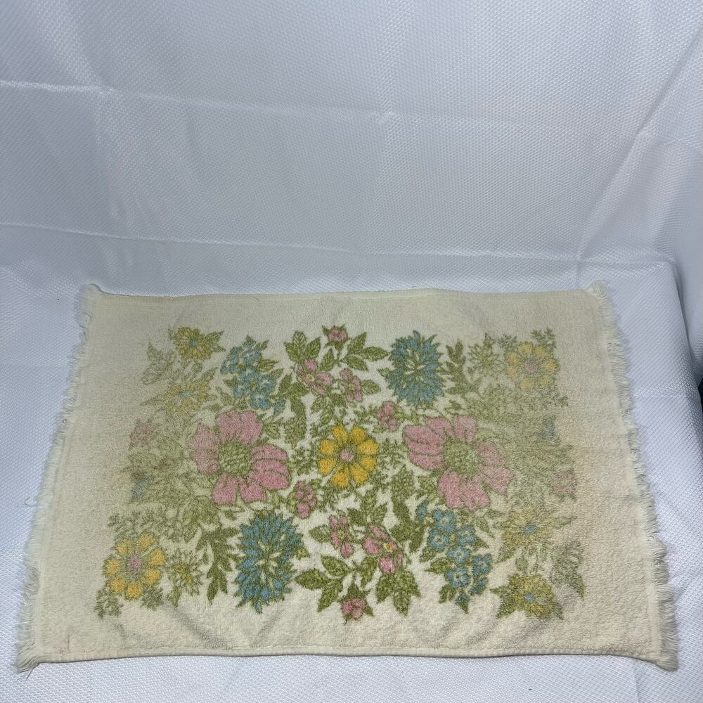 Vintage MCM Mod Floral Fringed Handtowel Dundee